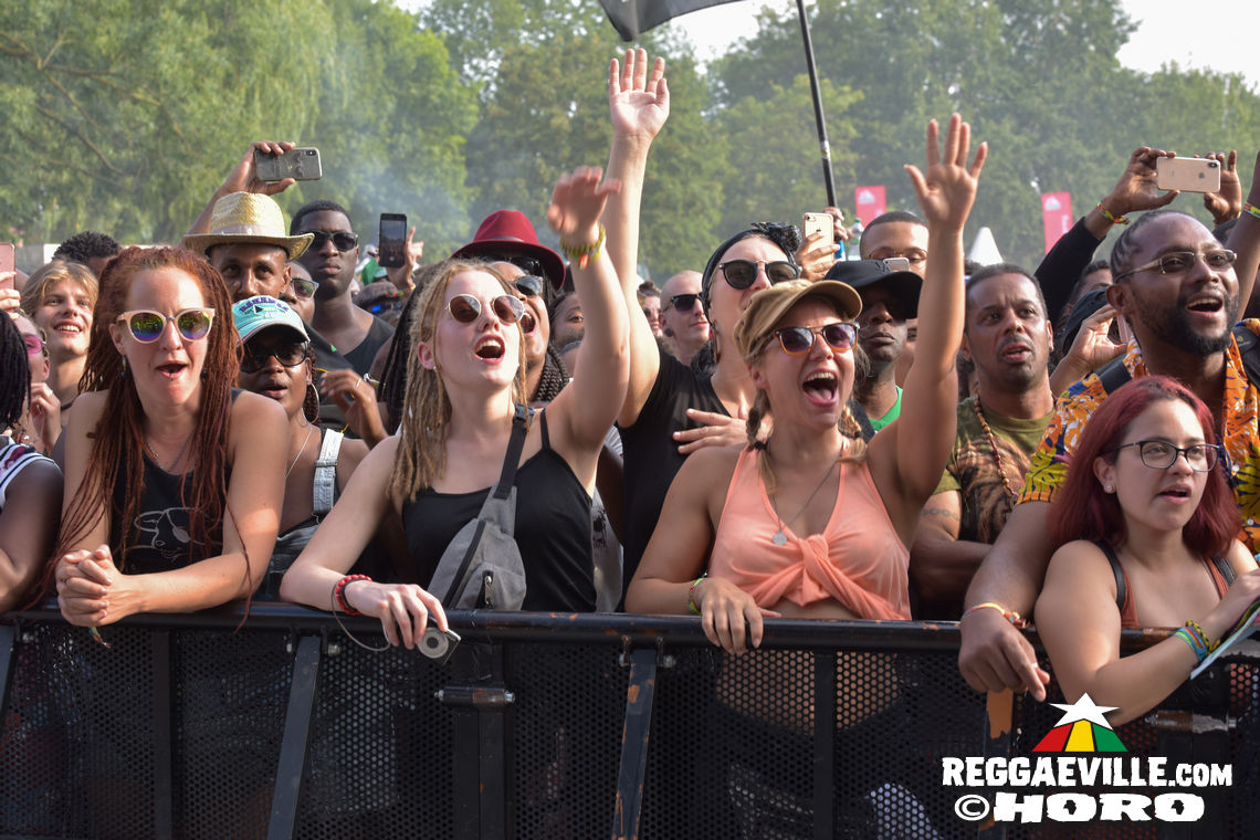 Koffee & Banda Senderos