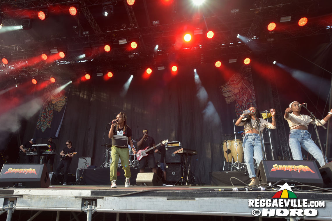 Koffee & Banda Senderos