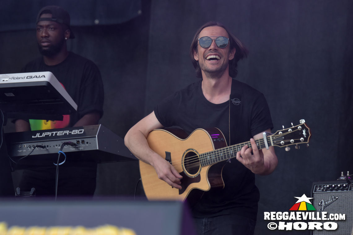 Koffee & Banda Senderos