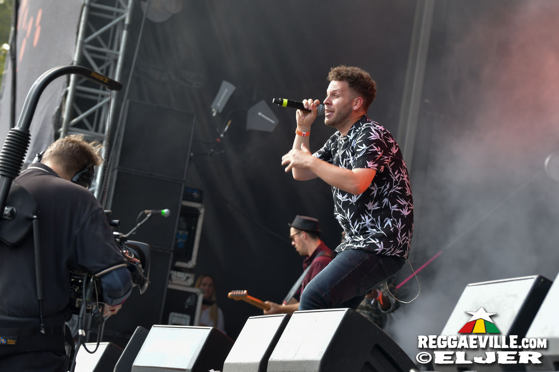 Koffee & Banda Senderos