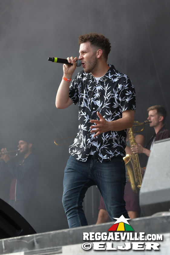 Koffee & Banda Senderos