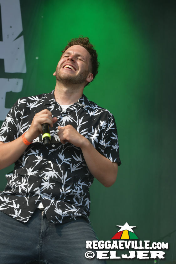 Koffee & Banda Senderos