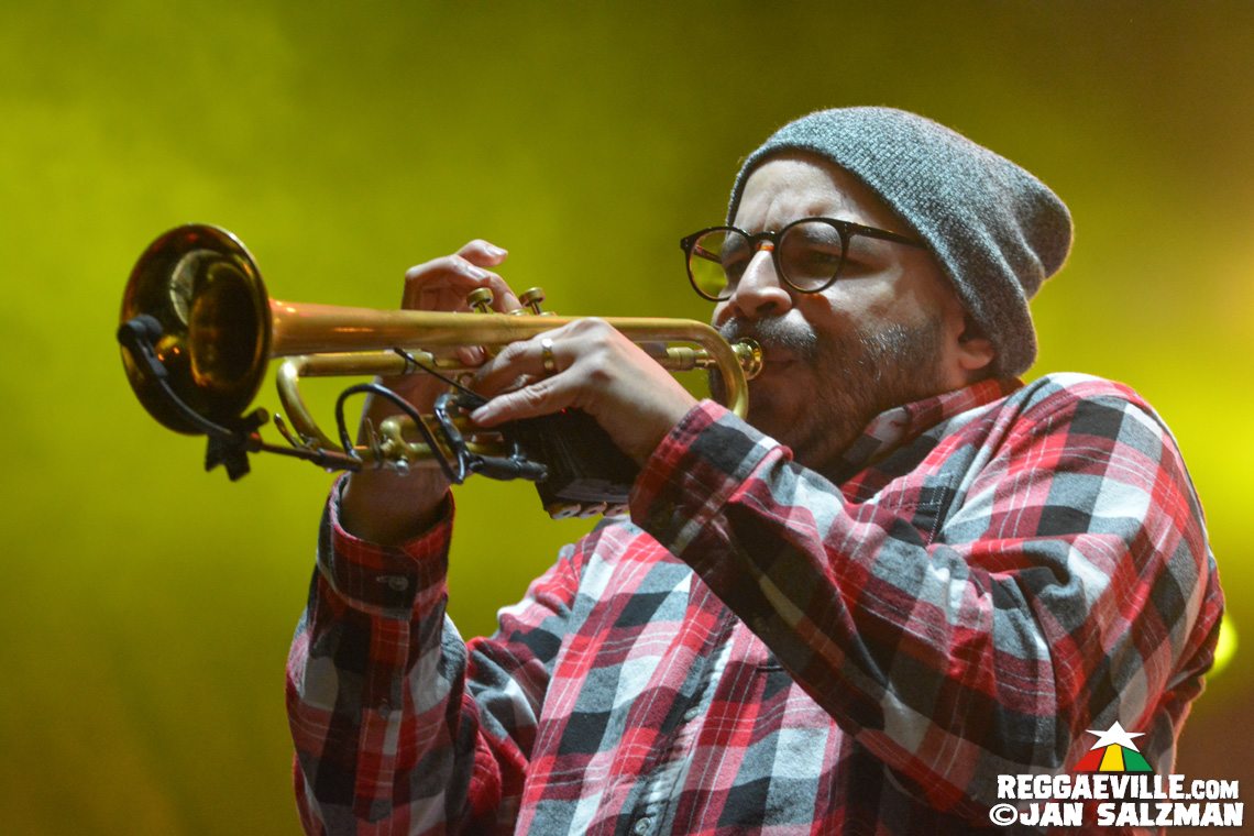 Lee Scratch Perry feat. Larry McDonald & SOJA