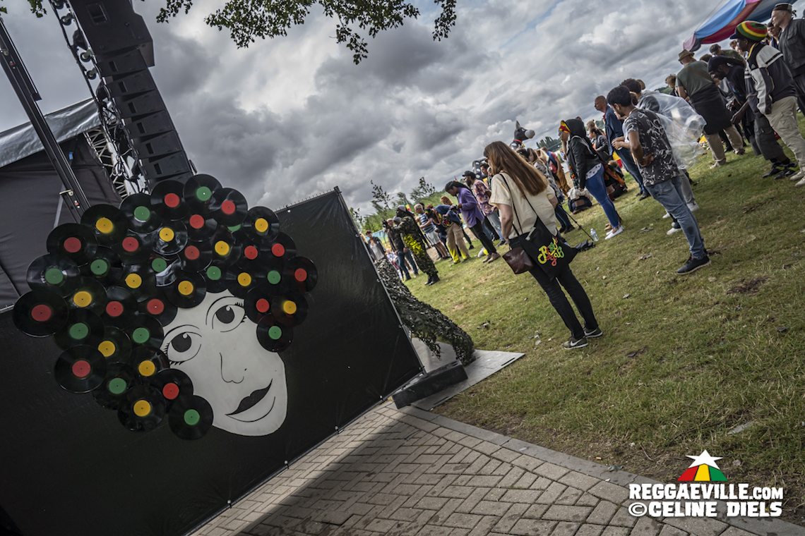 Postmen, Uwe Banton with Teddy Dan, Samora