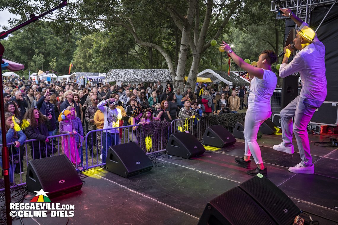 Postmen, Uwe Banton with Teddy Dan, Samora