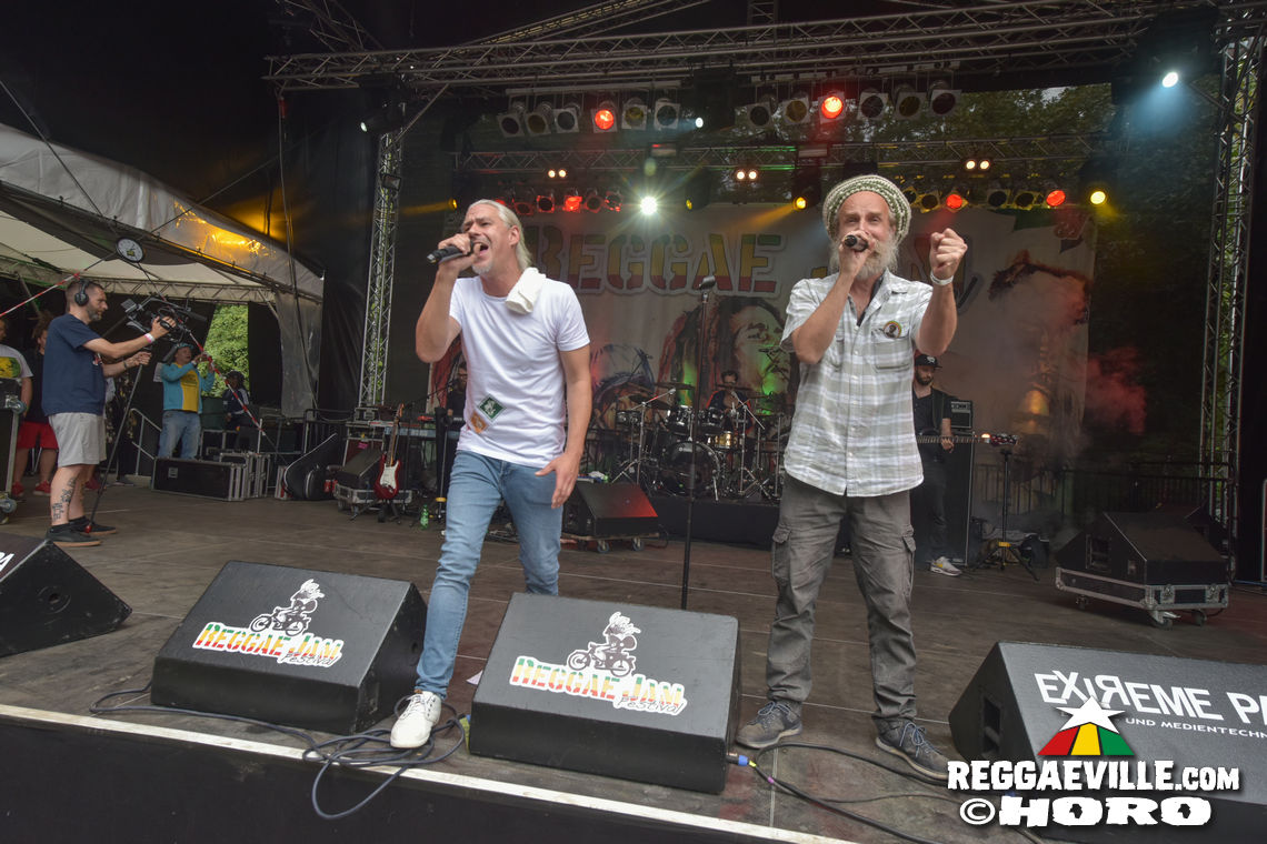 Ganjaman & The Evolution feat. Tóke, Uwe Banton, Memoria