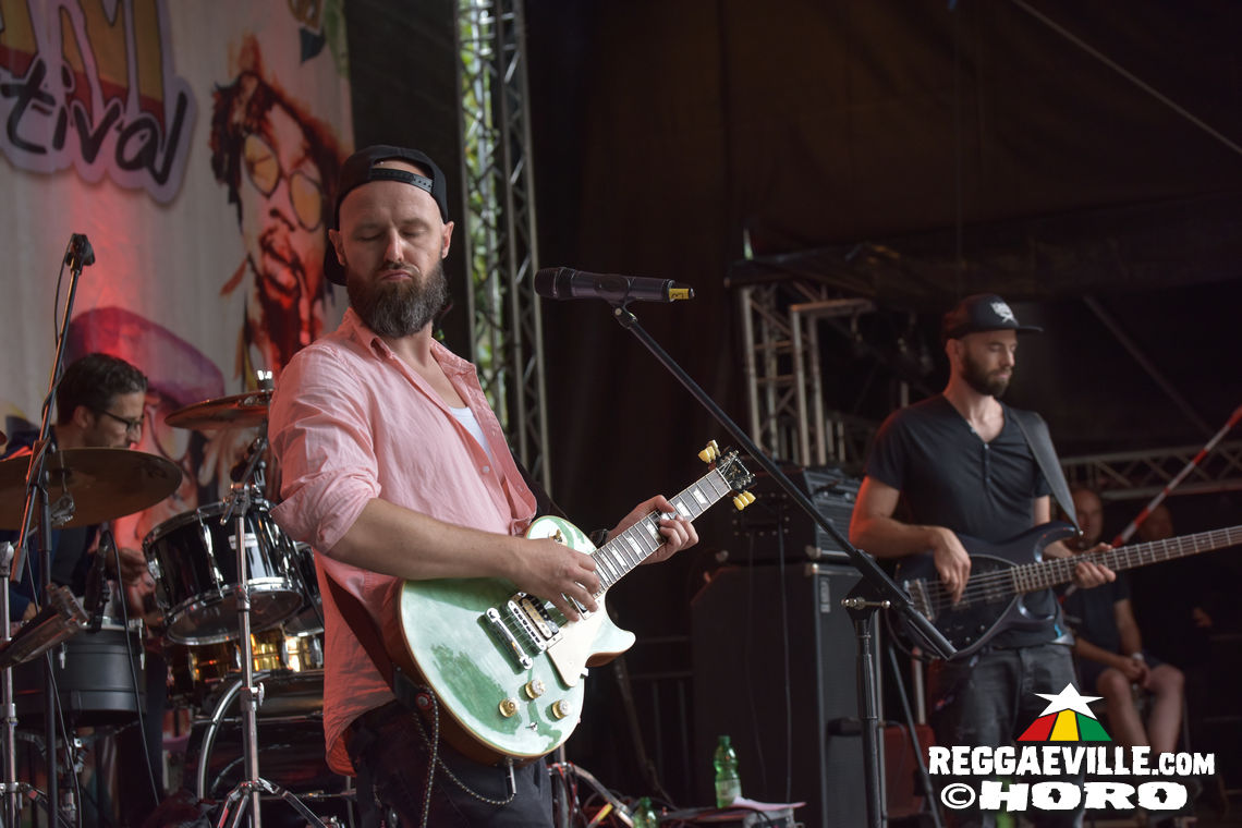 Ganjaman & The Evolution feat. Tóke, Uwe Banton, Memoria