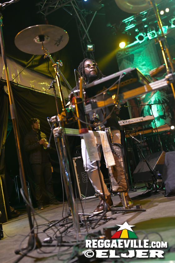 Morgan Heritage feat. Esh & Jemere Morgan, Million Stylez