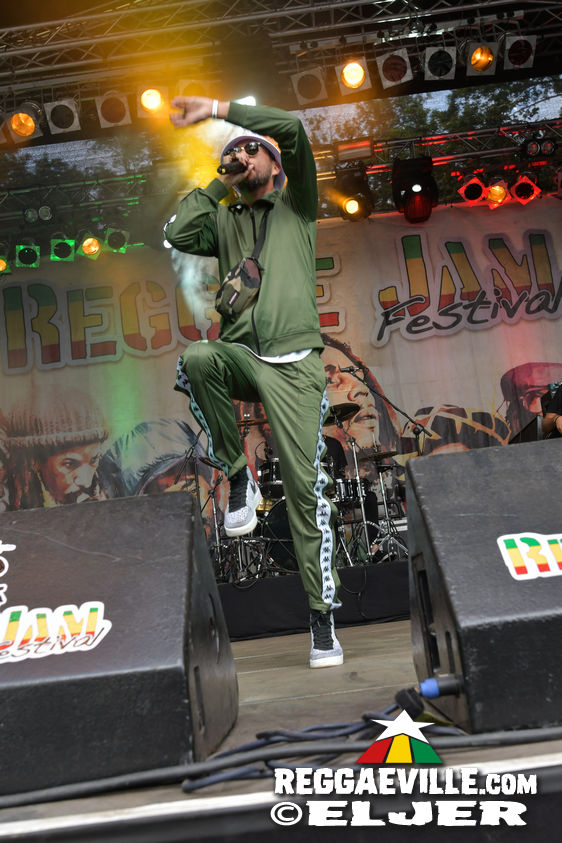 Morgan Heritage feat. Esh & Jemere Morgan, Million Stylez