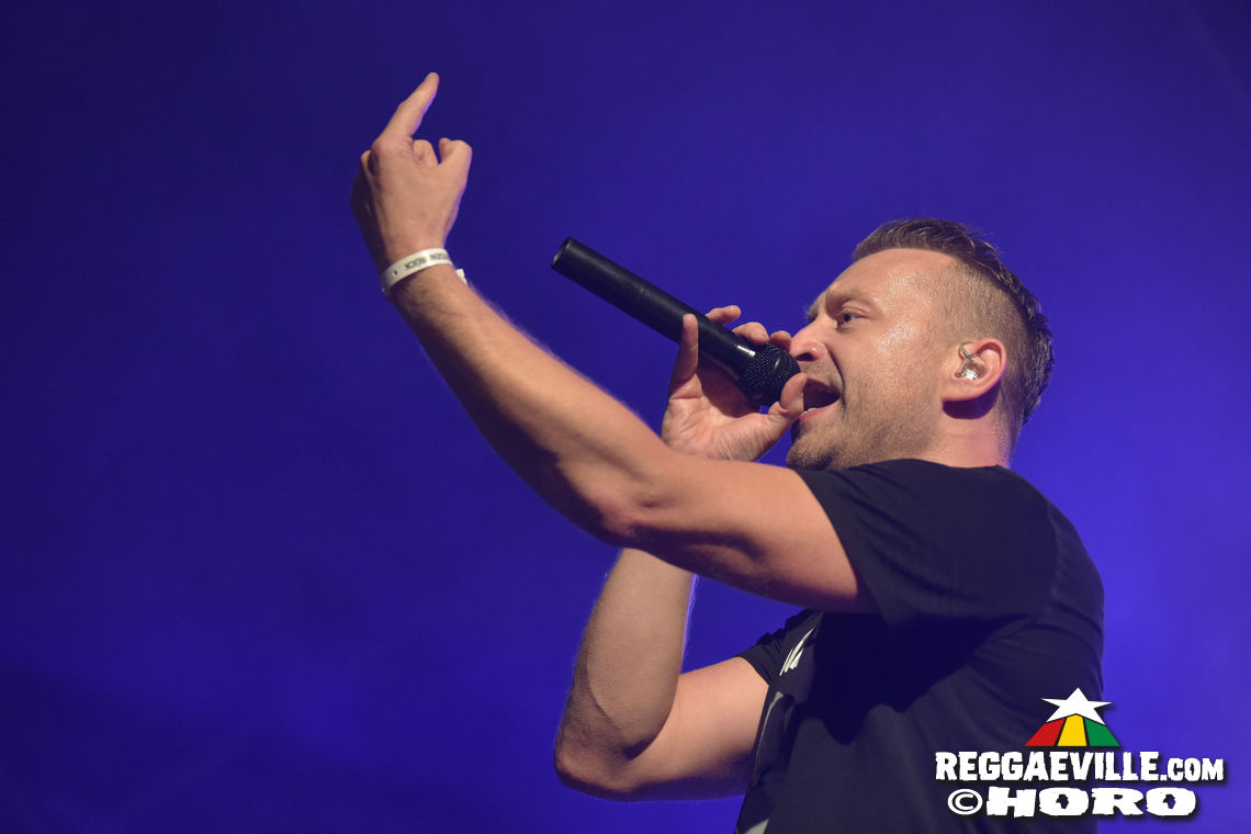 Mono & Nikitaman, Everton Blender, Sofa Connection