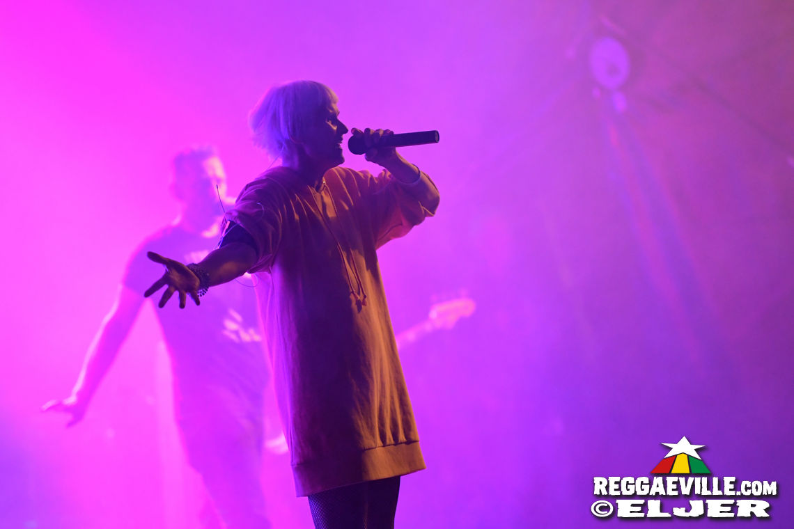 Mono & Nikitaman, Everton Blender, Sofa Connection