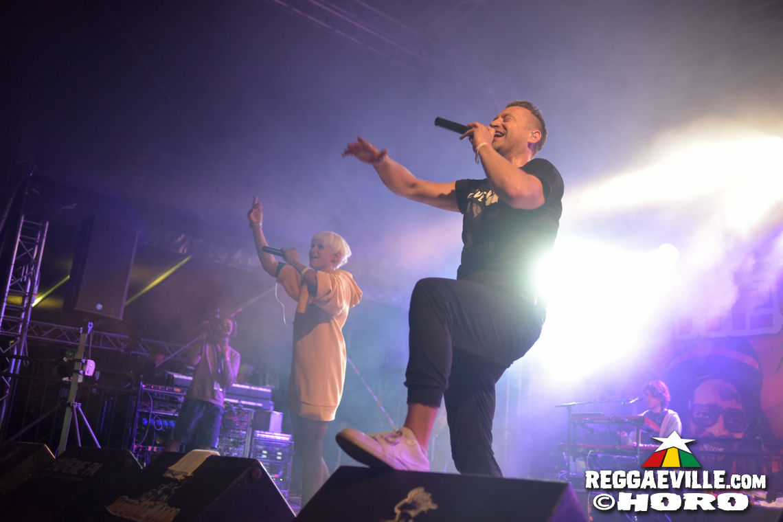 Mono & Nikitaman, Everton Blender, Sofa Connection