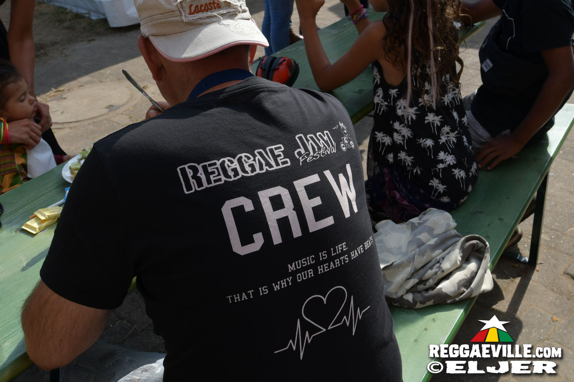 Mono & Nikitaman, Everton Blender, Sofa Connection