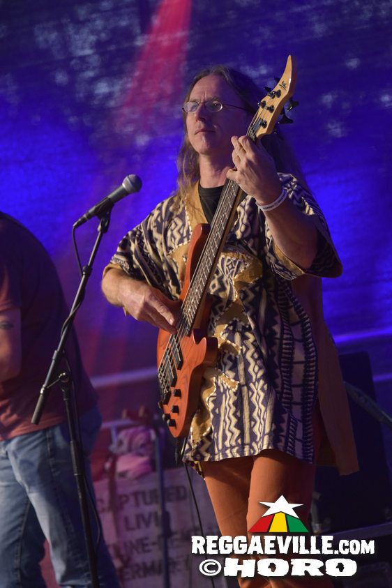 Jin Jin feat. Andrew Murphy & Sebastian Sturm, The Herbpirates