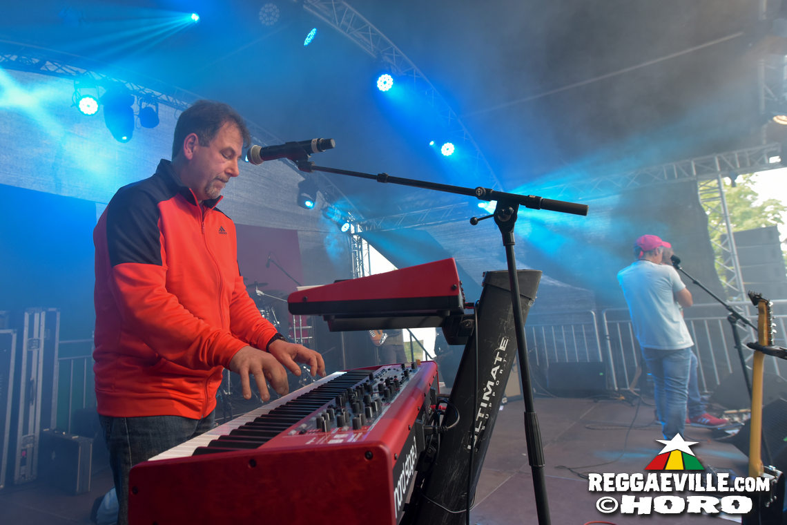 Jin Jin feat. Andrew Murphy & Sebastian Sturm, The Herbpirates