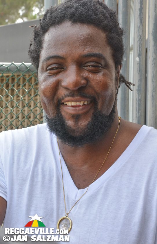 Yami Bolo, Akae Beka, Prezident Brown