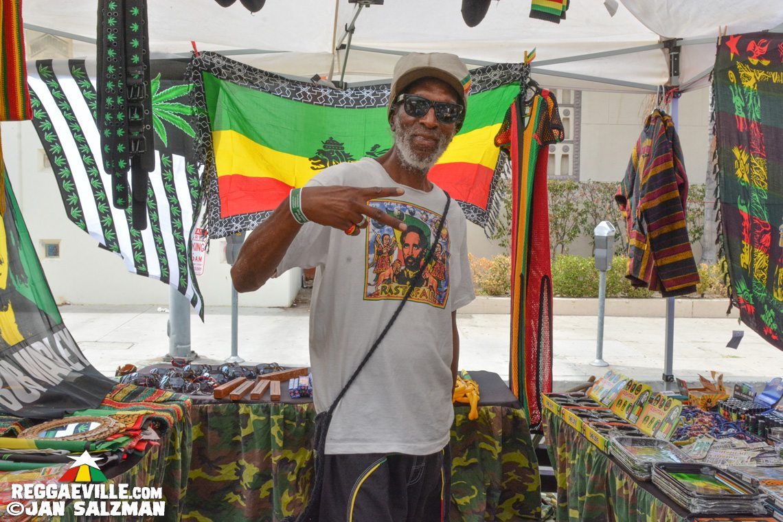 Yami Bolo, Akae Beka, Prezident Brown