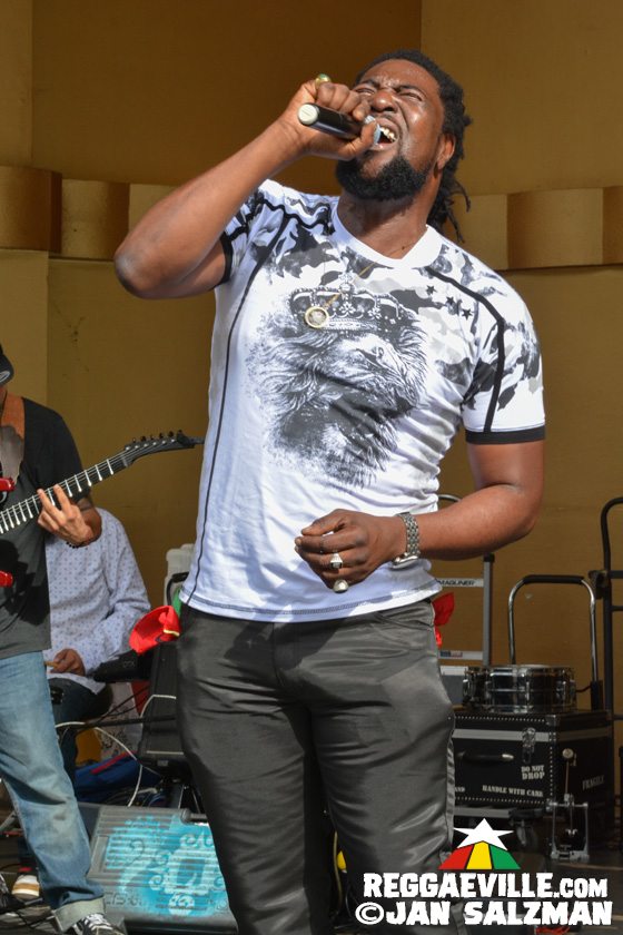 Yami Bolo, Akae Beka, Prezident Brown