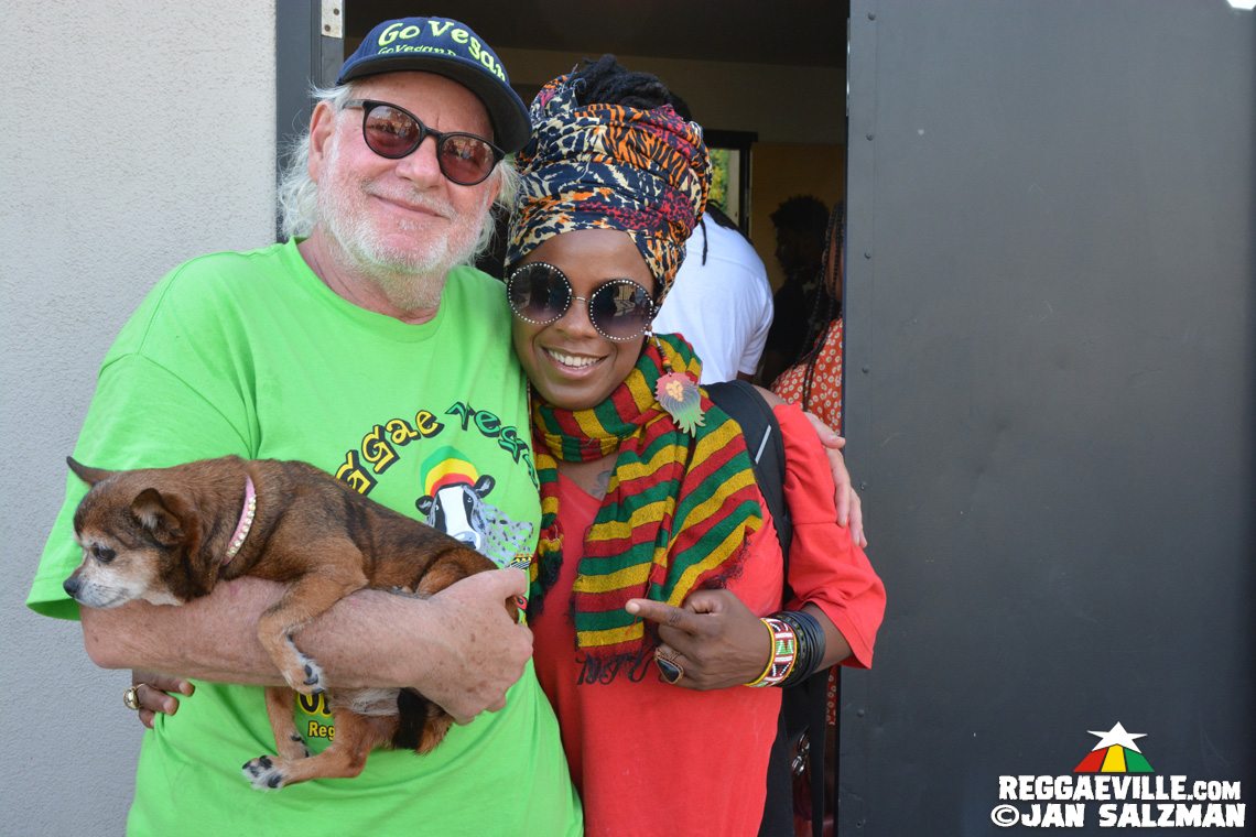 Yami Bolo, Akae Beka, Prezident Brown