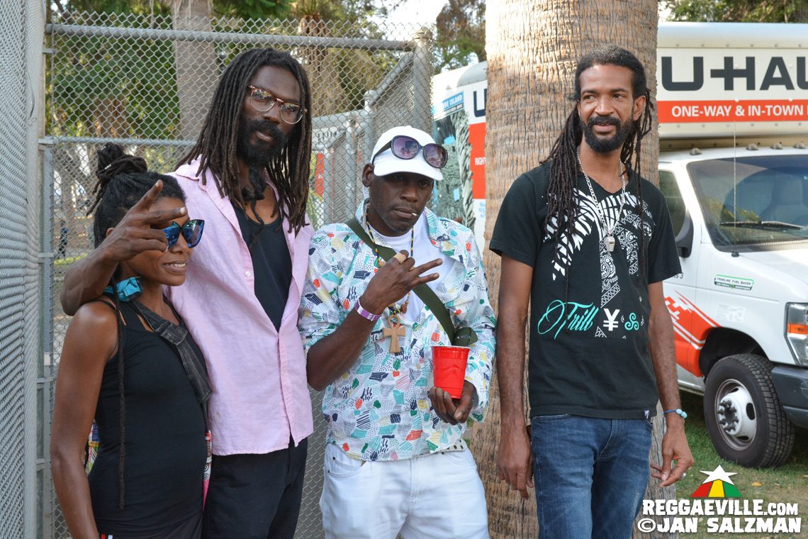 Yami Bolo, Akae Beka, Prezident Brown