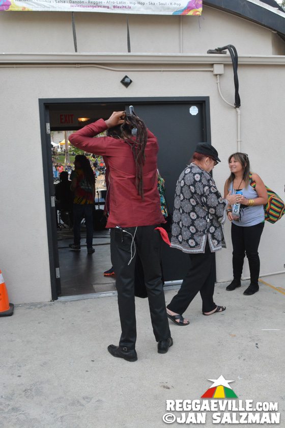 Yami Bolo, Akae Beka, Prezident Brown