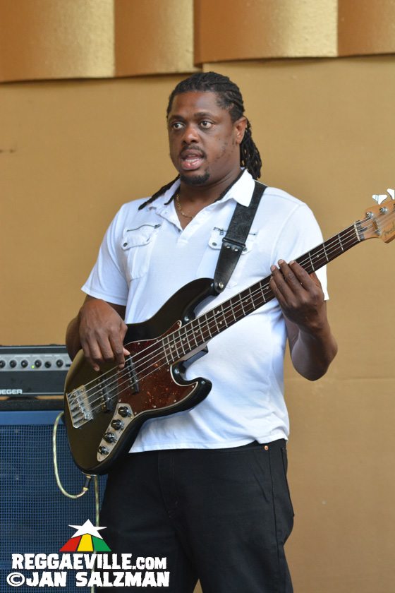 Yami Bolo, Akae Beka, Prezident Brown