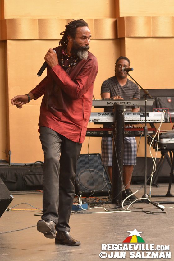 Yami Bolo, Akae Beka, Prezident Brown