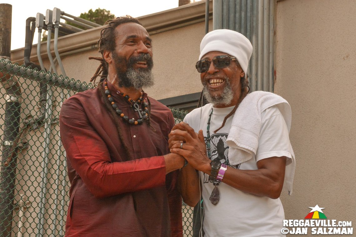 Yami Bolo, Akae Beka, Prezident Brown