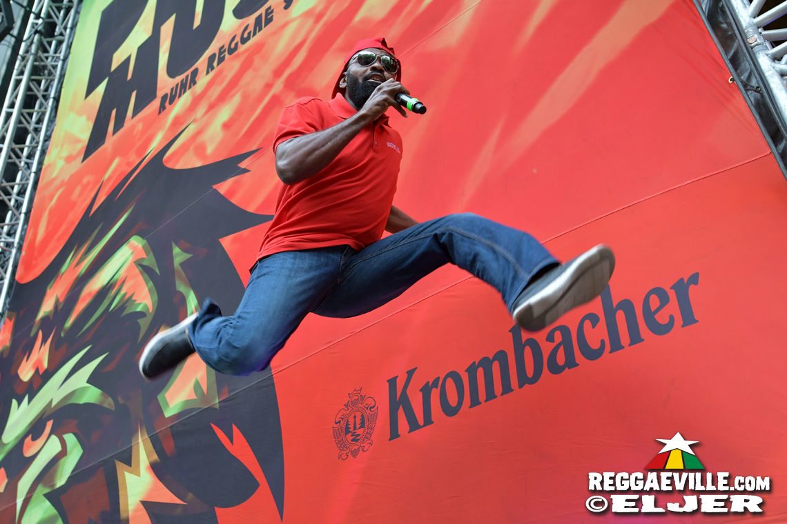 ManuDigital feat. Lt. Stitchie, Andrew Murphy, Che Sudaka