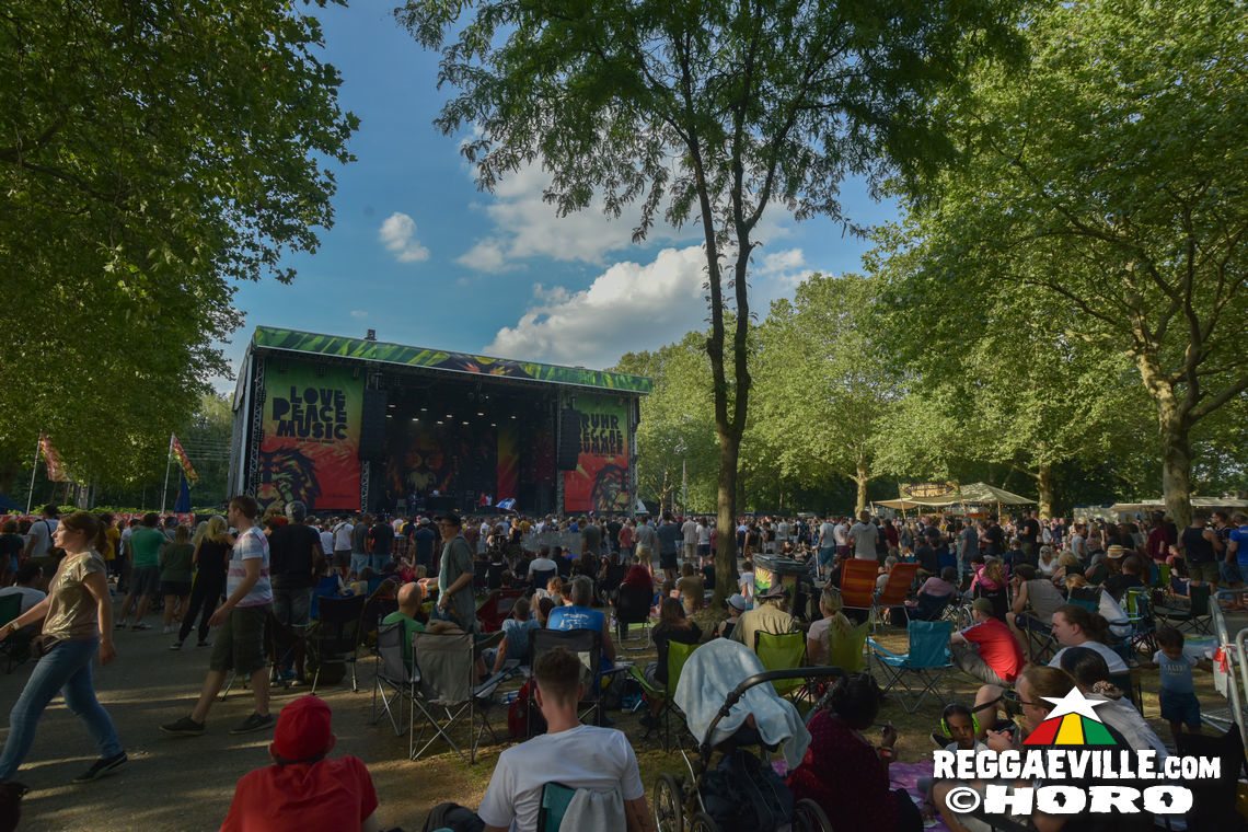 ManuDigital feat. Lt. Stitchie, Andrew Murphy, Che Sudaka