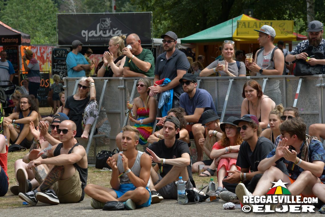 ManuDigital feat. Lt. Stitchie, Andrew Murphy, Che Sudaka