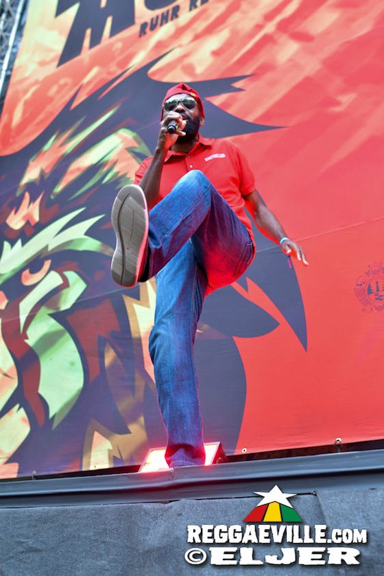 ManuDigital feat. Lt. Stitchie, Andrew Murphy, Che Sudaka