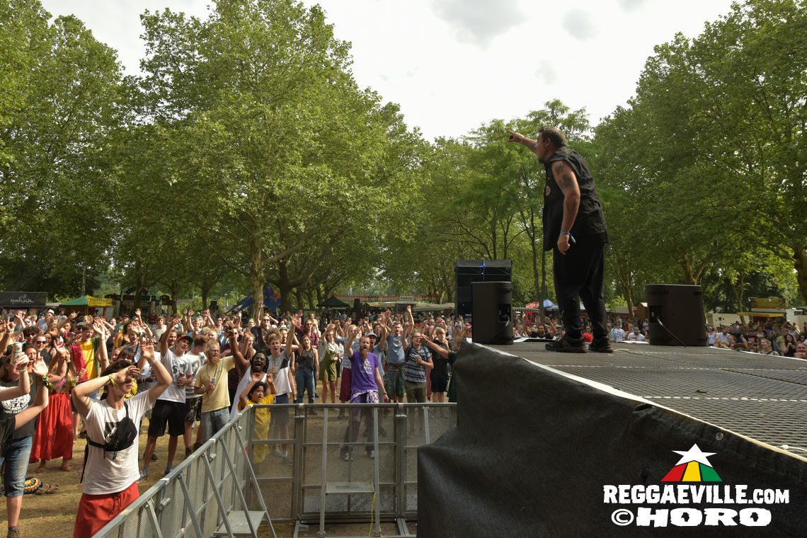 ManuDigital feat. Lt. Stitchie, Andrew Murphy, Che Sudaka