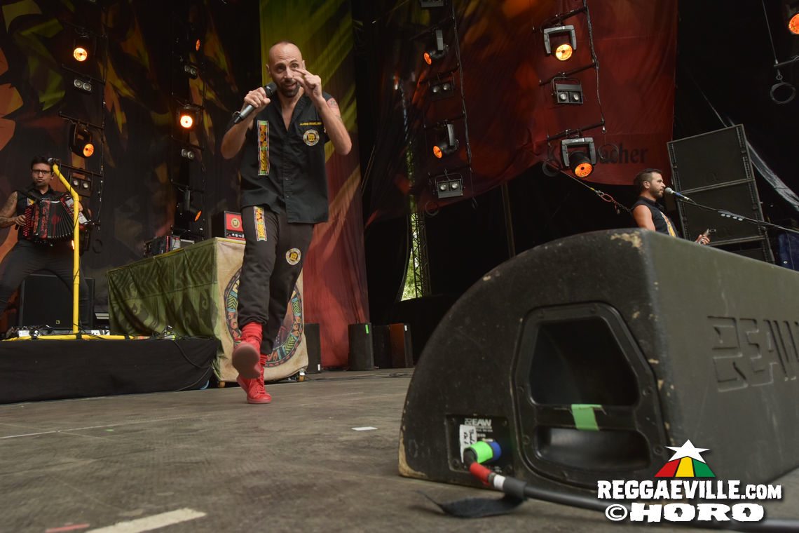 ManuDigital feat. Lt. Stitchie, Andrew Murphy, Che Sudaka