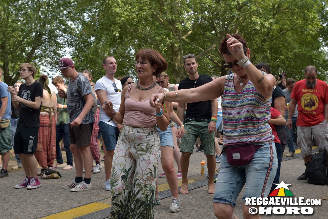 ManuDigital feat. Lt. Stitchie, Andrew Murphy, Che Sudaka