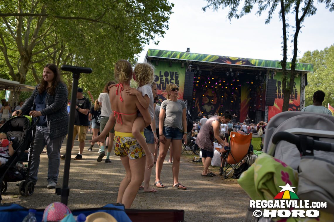 ManuDigital feat. Lt. Stitchie, Andrew Murphy, Che Sudaka