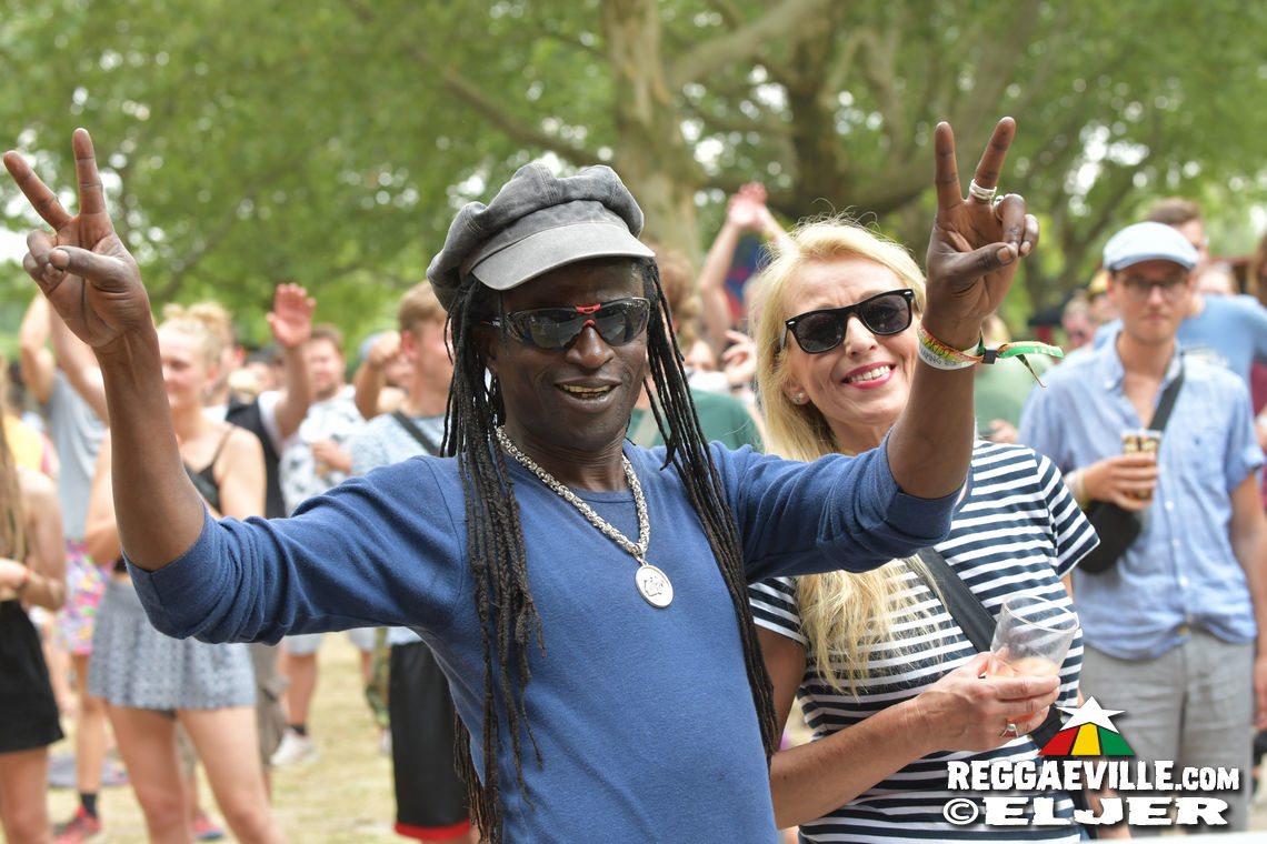 ManuDigital feat. Lt. Stitchie, Andrew Murphy, Che Sudaka