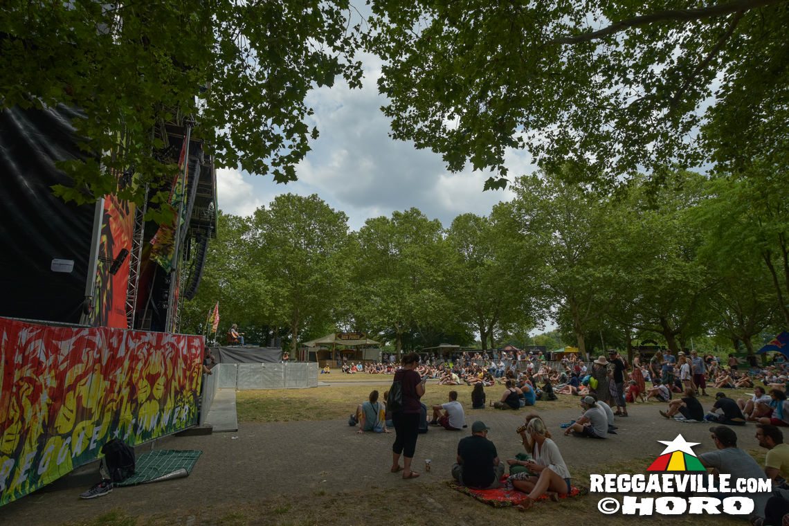 ManuDigital feat. Lt. Stitchie, Andrew Murphy, Che Sudaka