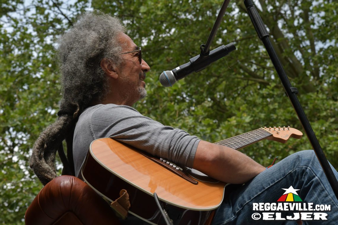 ManuDigital feat. Lt. Stitchie, Andrew Murphy, Che Sudaka