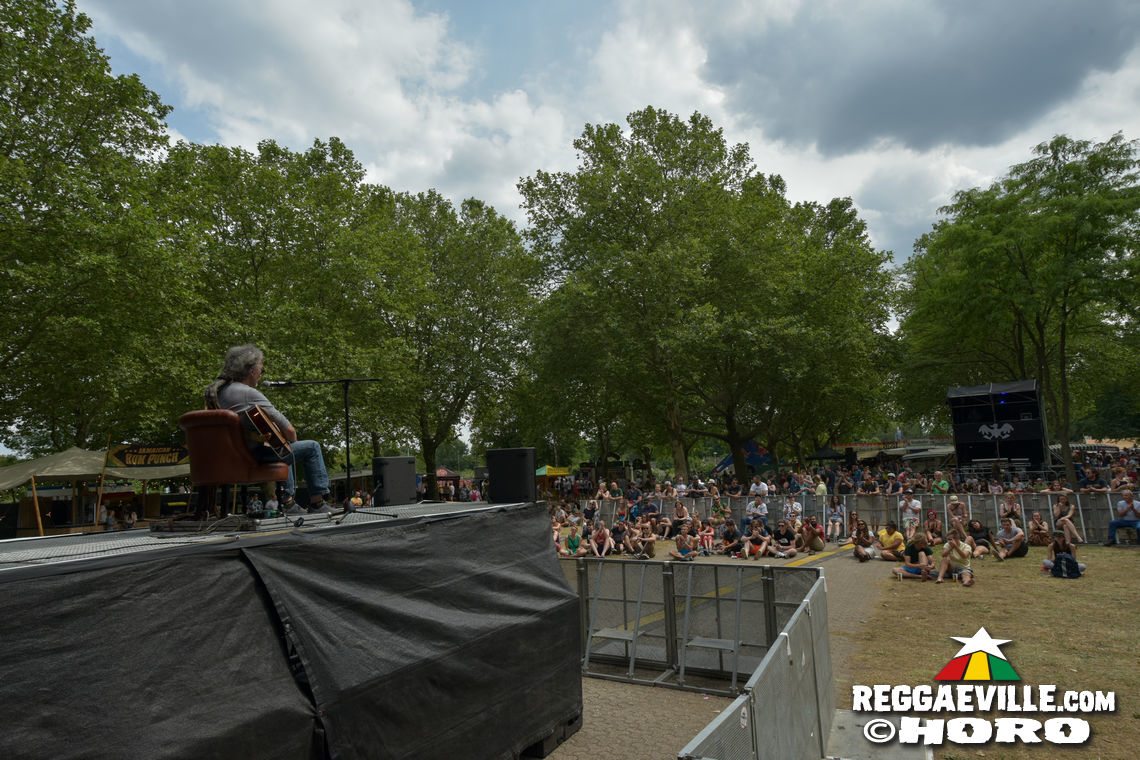 ManuDigital feat. Lt. Stitchie, Andrew Murphy, Che Sudaka