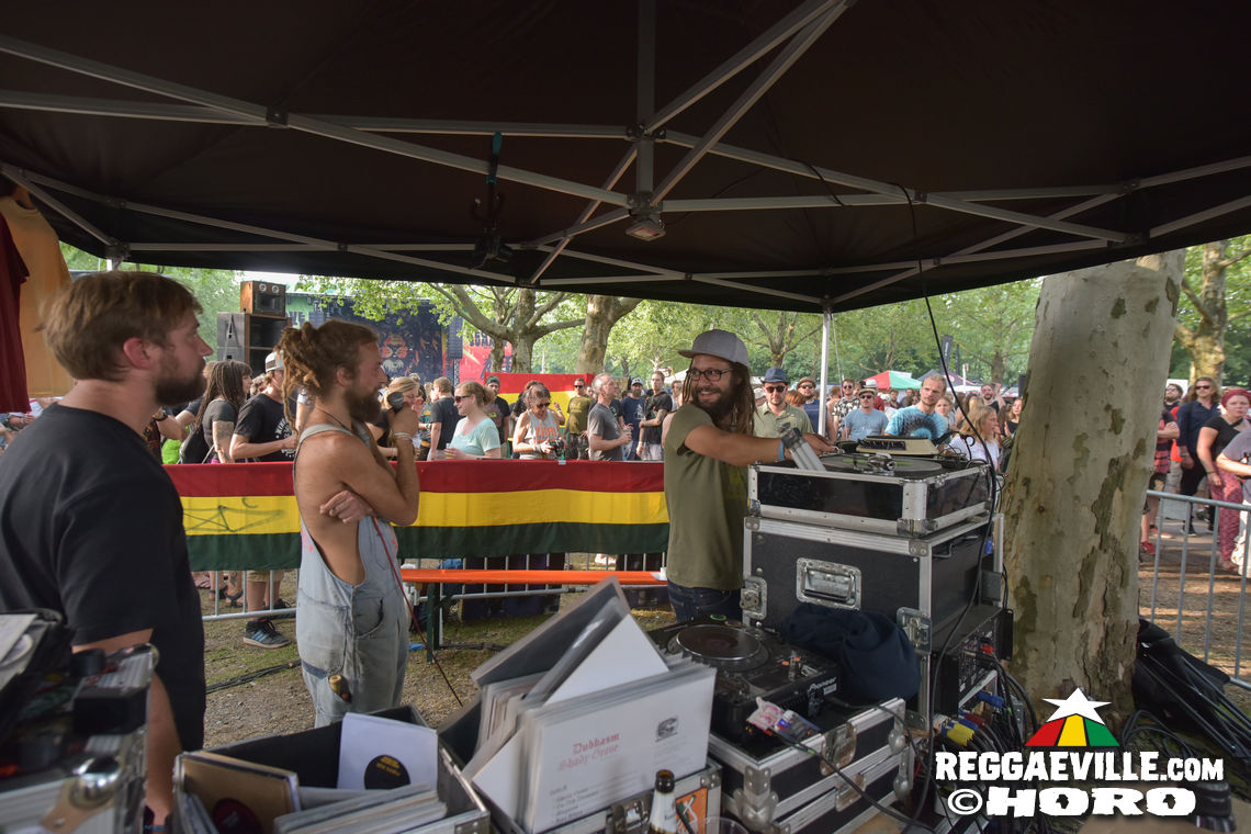 Chuck Fenda, New Kingston, Kunterbunt Soundsystem, Conexion Cubana