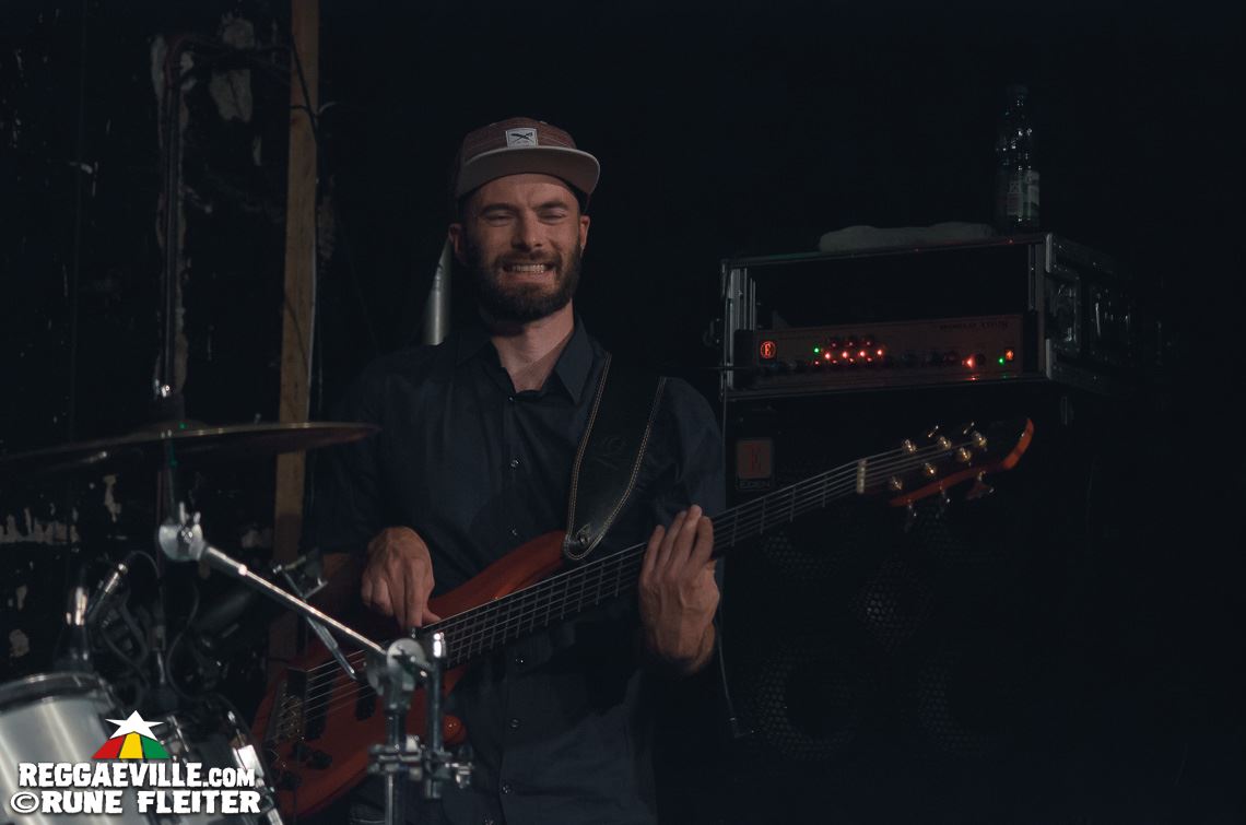 Treesha & The Evolution feat. Uwe Banton, Denham Smith & Damage SkongDem