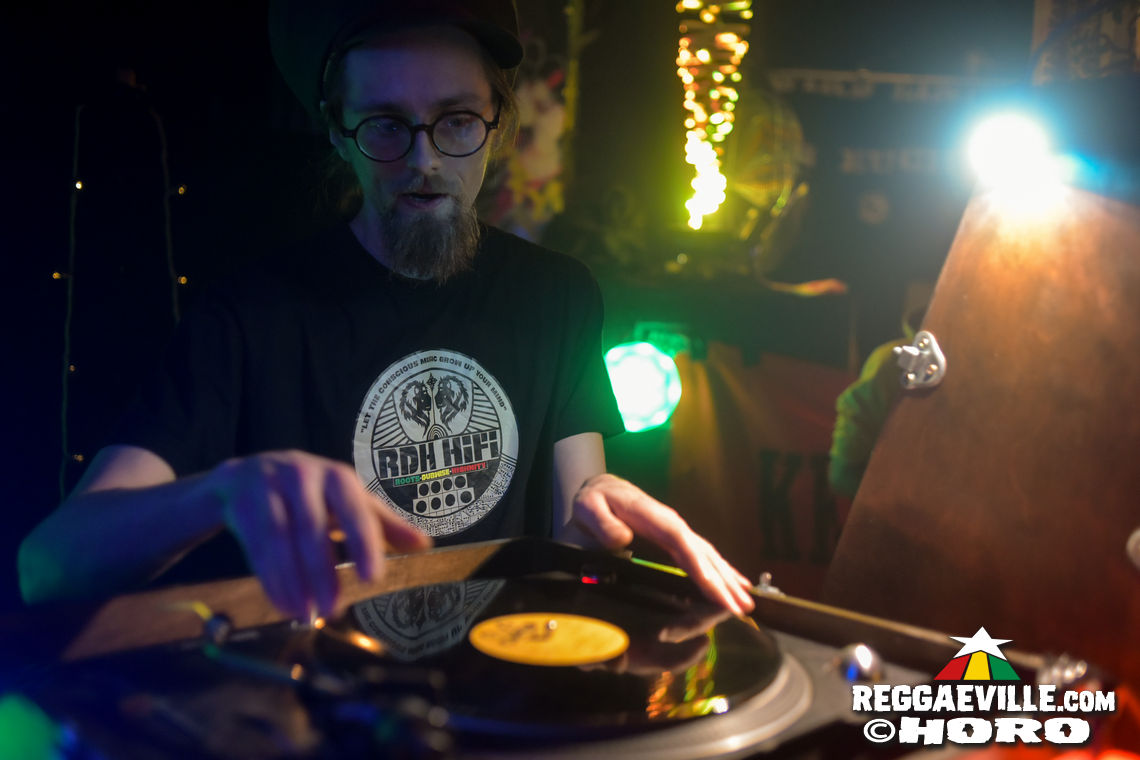 Zion Garden Soundsystem meets Lions Den