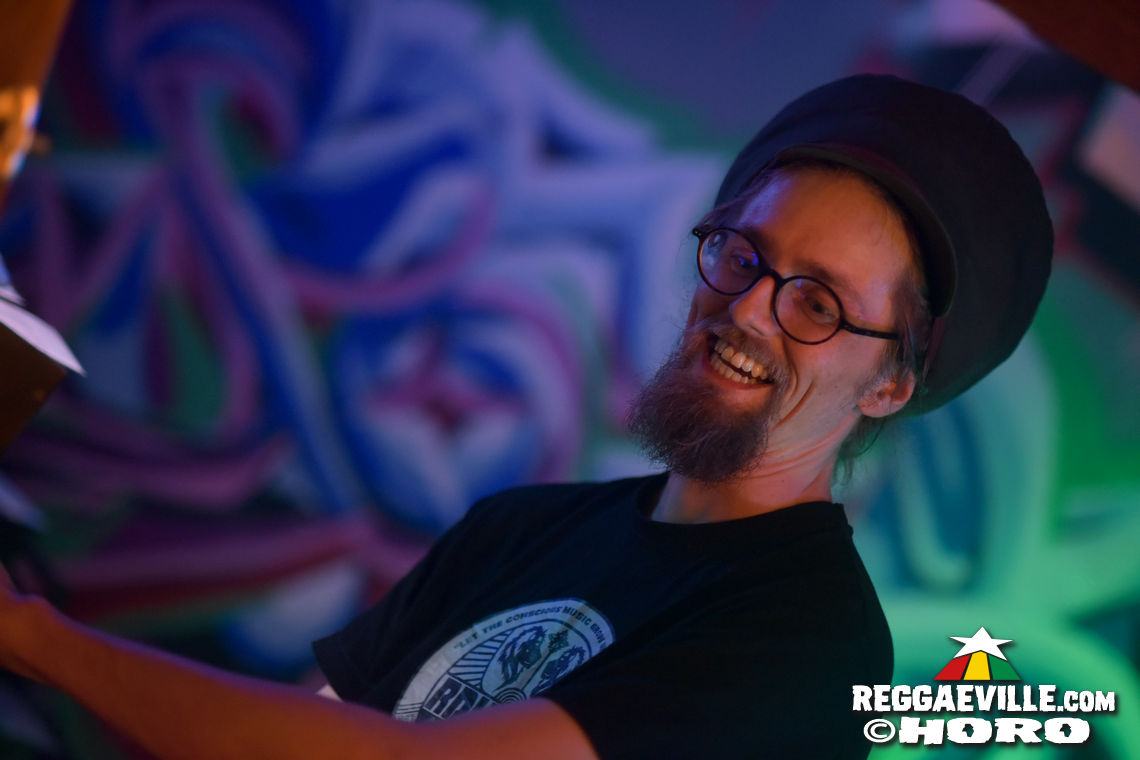 Zion Garden Soundsystem meets Lions Den