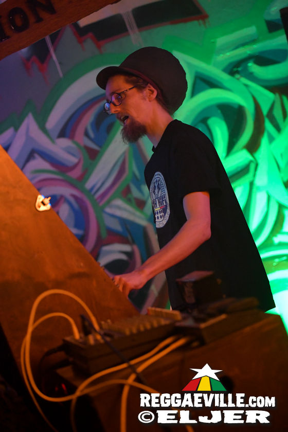 Zion Garden Soundsystem meets Lions Den