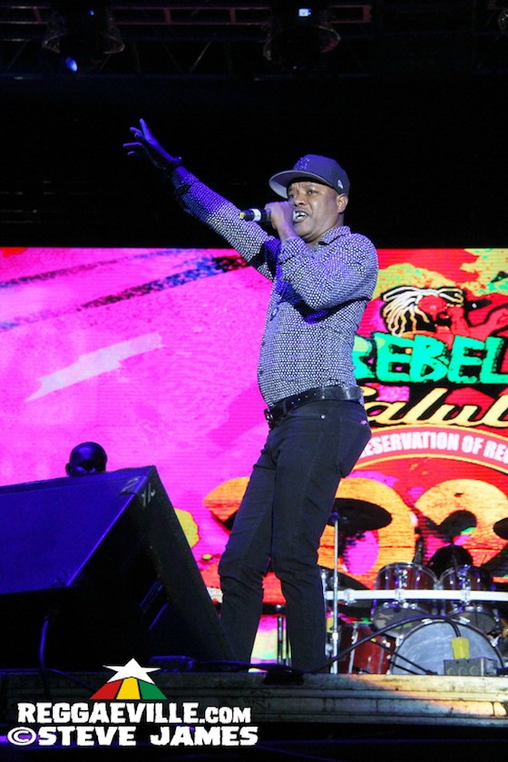 Chi Ching Ching feat. Queen Omega, Terry Linen, Stevie Face