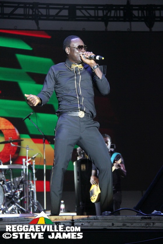 Chi Ching Ching feat. Queen Omega, Terry Linen, Stevie Face