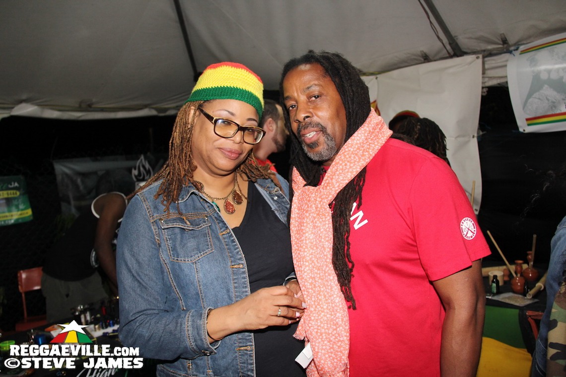 Chi Ching Ching feat. Queen Omega, Terry Linen, Stevie Face