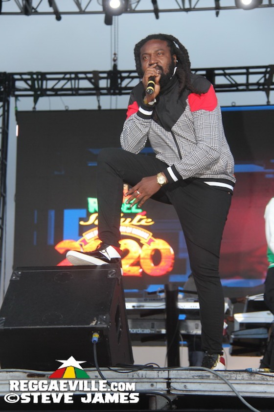 Chi Ching Ching feat. Queen Omega, Terry Linen, Stevie Face