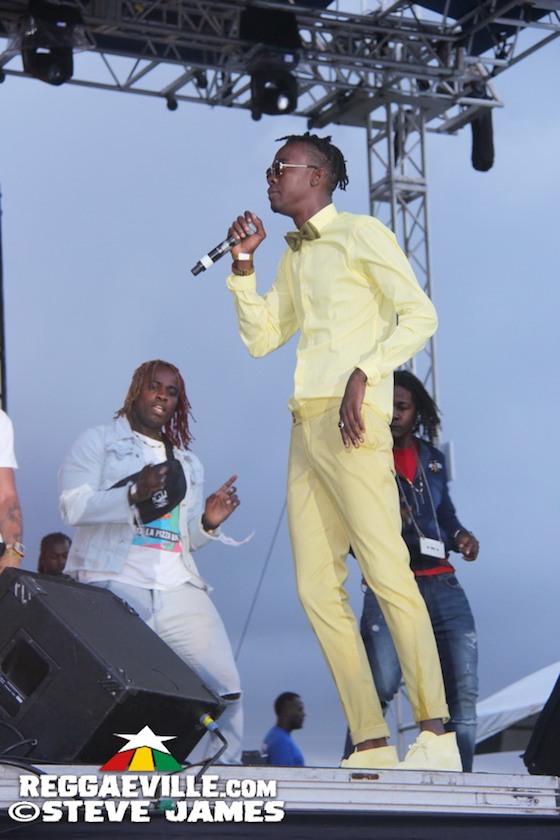 Chi Ching Ching feat. Queen Omega, Terry Linen, Stevie Face